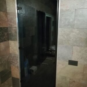стеклянная дверь